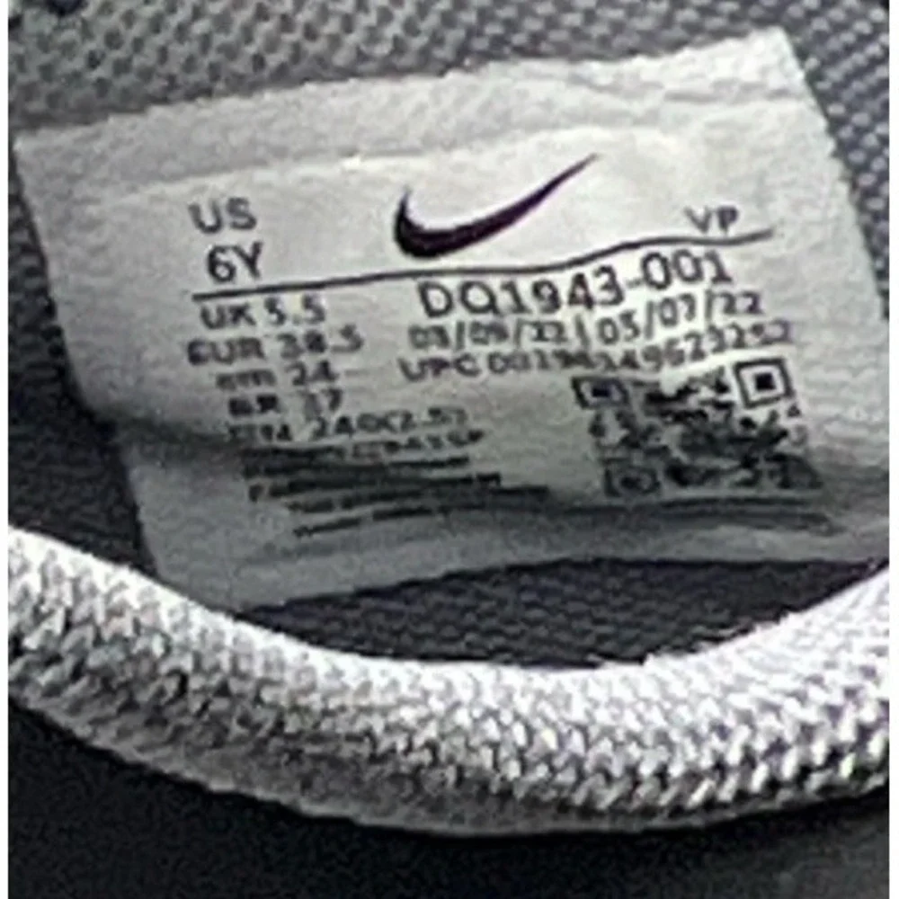 Nike Giannis Immortality‎ 2 Sneakers Black White Blue Boys 6Y
